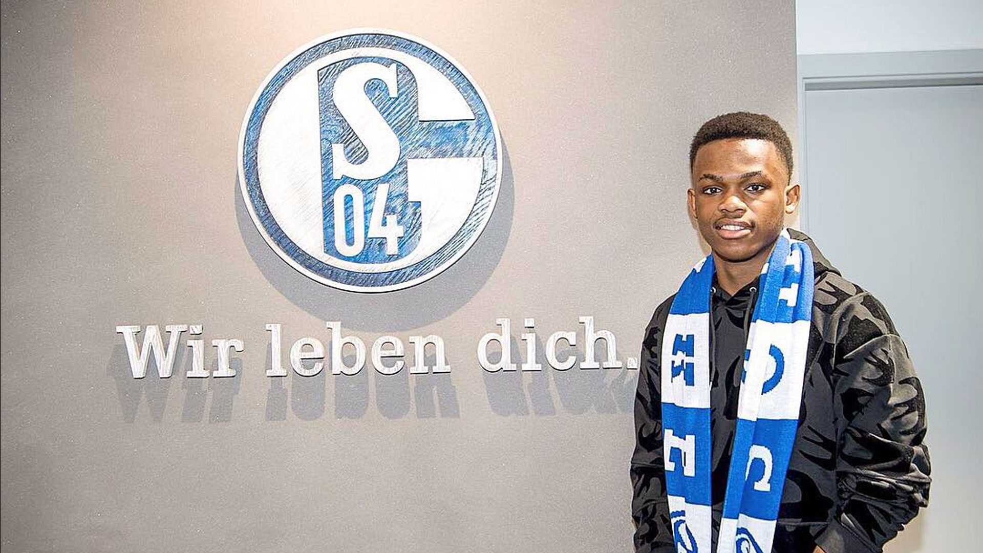 并为前锋创 并为前锋创