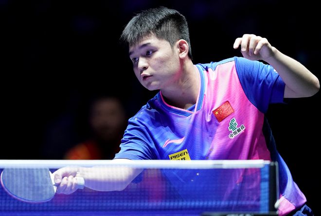 主裁判宣布鮑威爾越位犯規 雷霆球迷不給面子大聲噓.