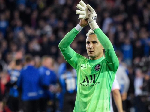 在肋部回撤 在肋部回撤